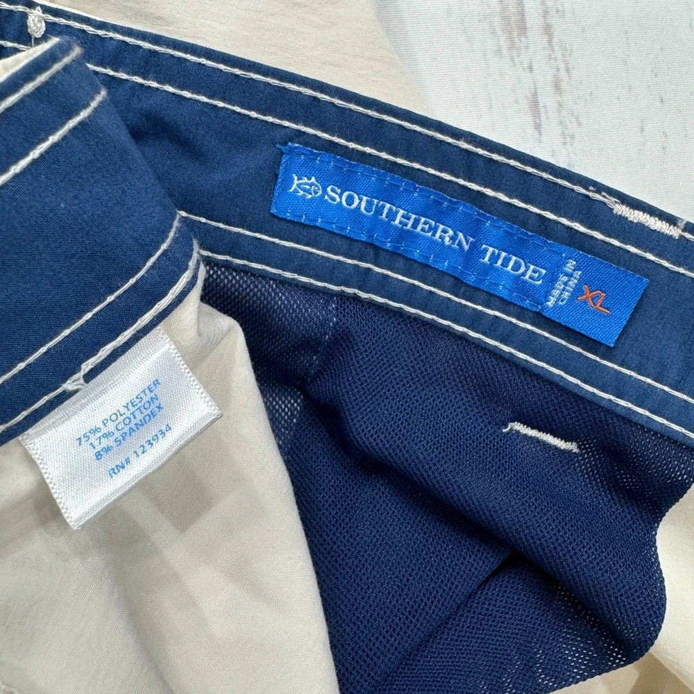 NWT Southern Tide T3‎ Shorts XL Beige Stone Tide to Trail Golf Swim Mens